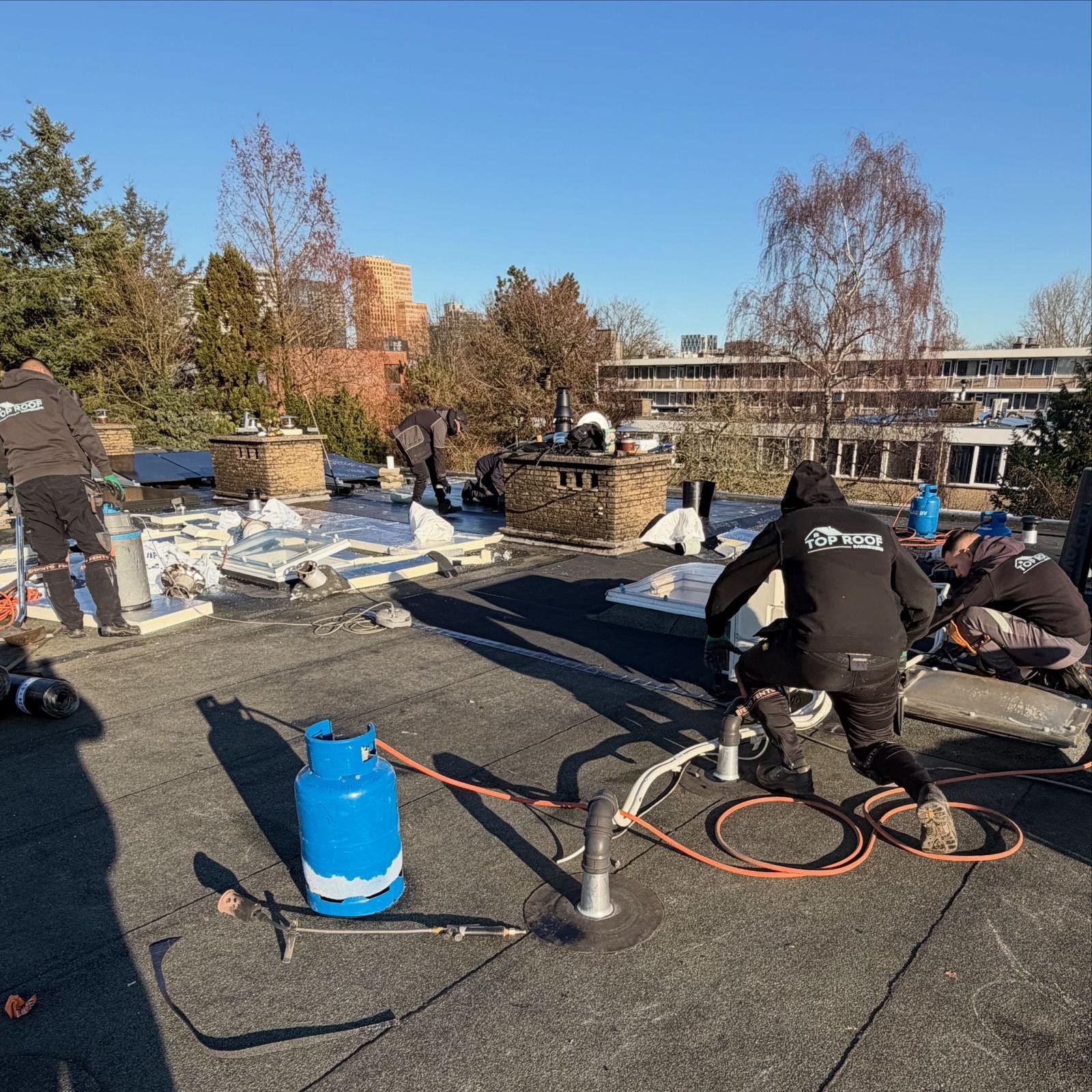 plat-dak-met-schoorsteen